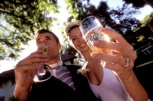 Drinking_Wedding_Couple
